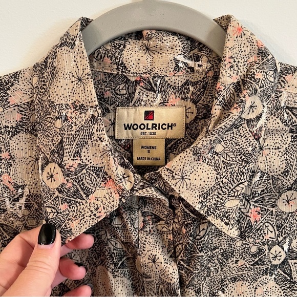 Women’s Woolrich tan floral button down quarter sleeve blouse size small S - Picture 3 of 4